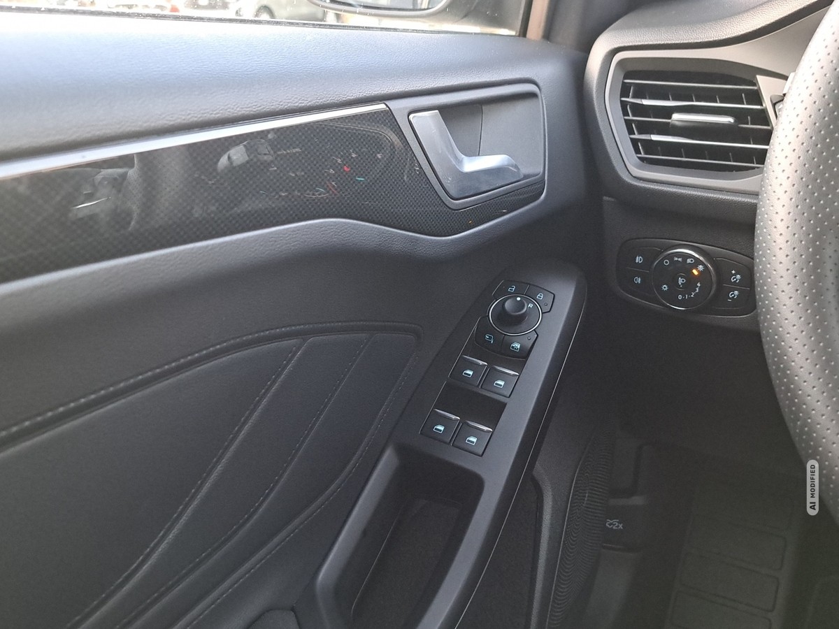 Ford Focus 1.0 EcoBoost Mild-Hybrid ST-Line *ACC*LED*BLIS*
