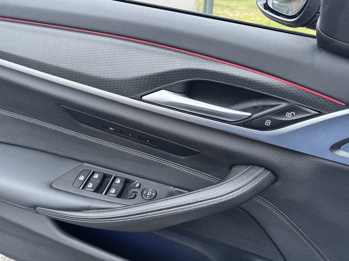 BMW 530 d A+AHK+Leder+Laser+Pano+Head-Up