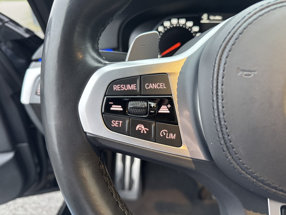 BMW 530 d A+AHK+Leder+Laser+Pano+Head-Up