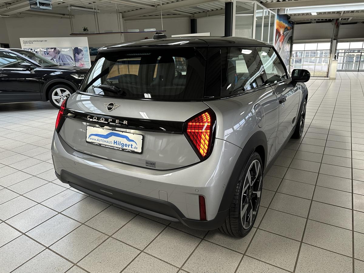 MINI Cooper C Favoured Trim 18