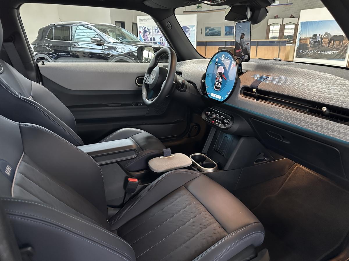 MINI Cooper C Favoured Trim 18