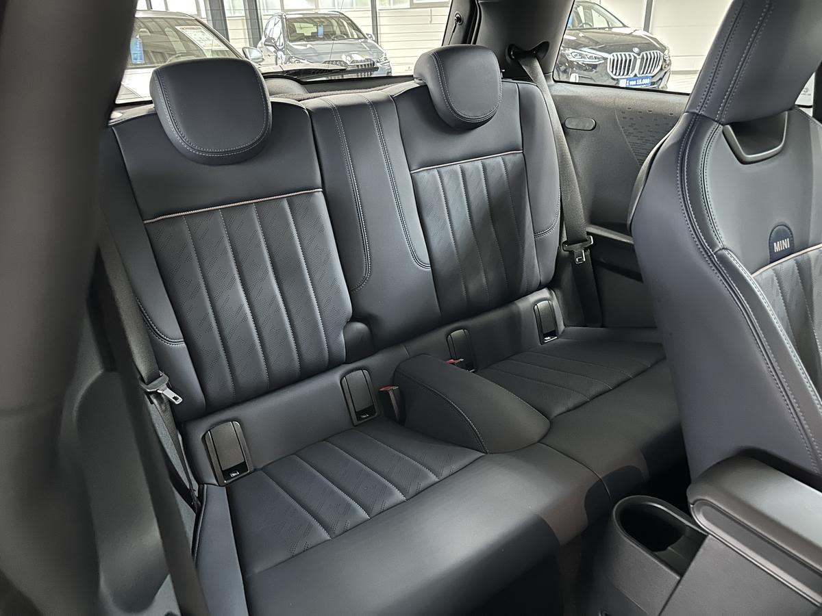 MINI Cooper C Favoured Trim 18