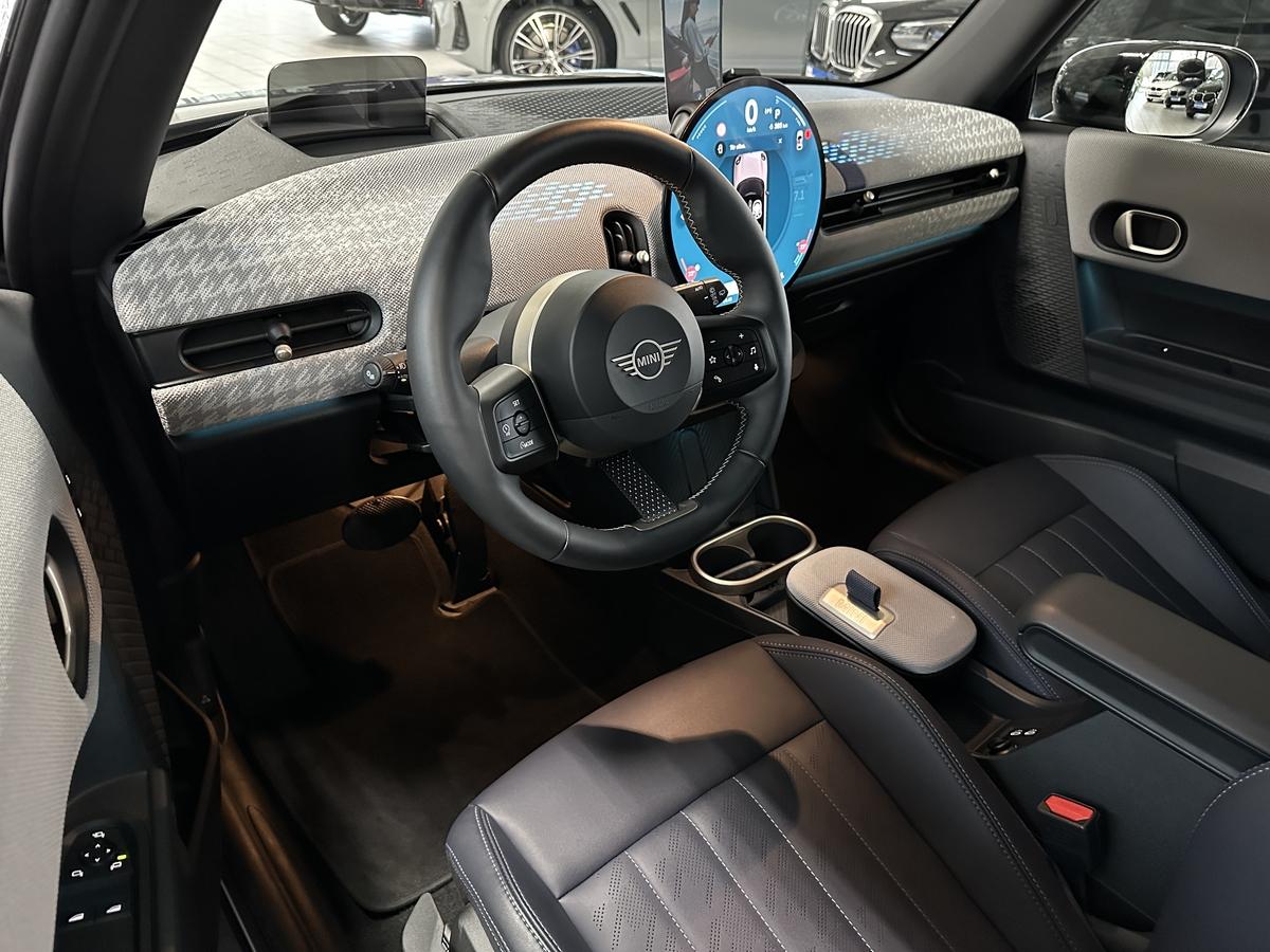 MINI Cooper C Favoured Trim 18