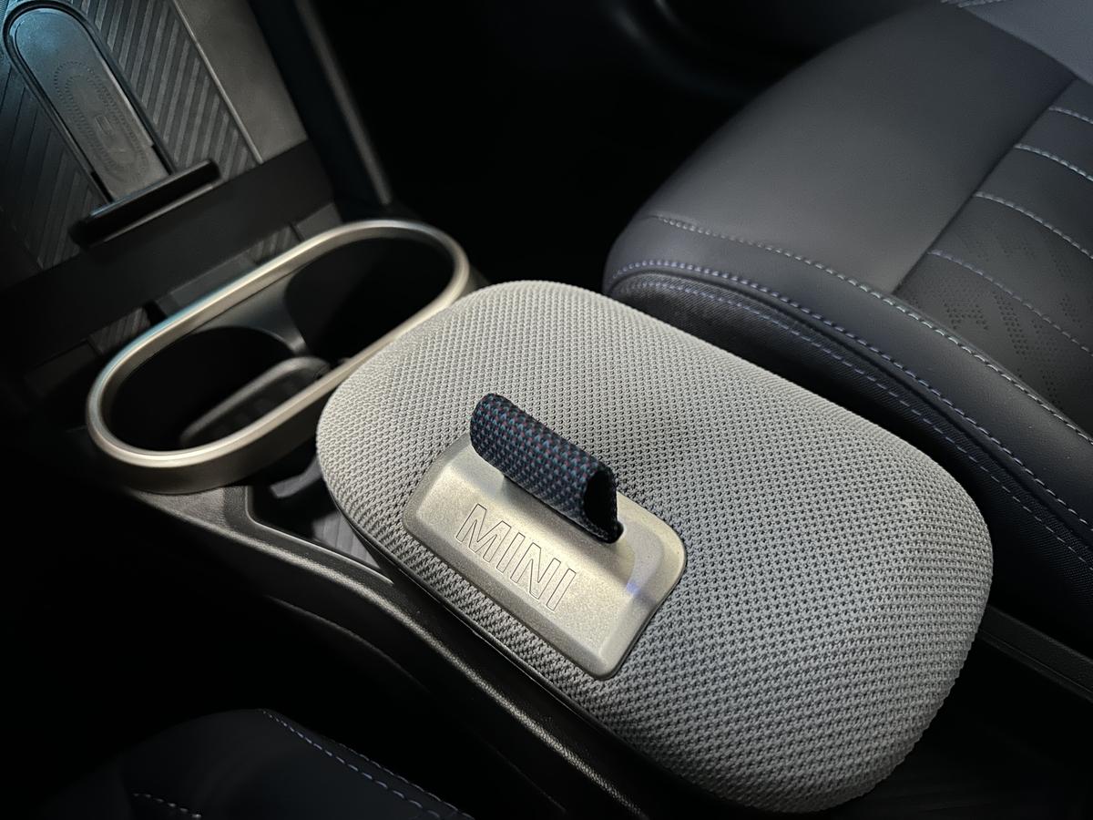 MINI Cooper C Favoured Trim 18