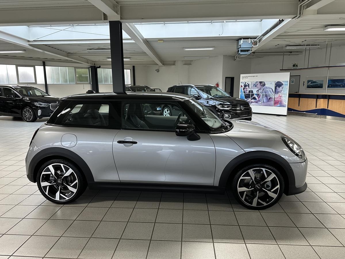 MINI Cooper C Favoured Trim 18