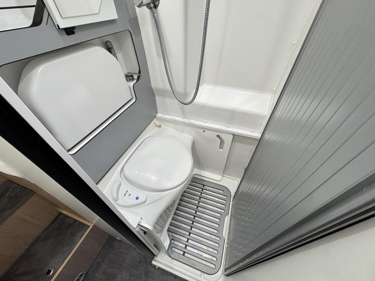 Mooveo Van 60 EB Solar+Sat TV+AHK+Leder+Markise