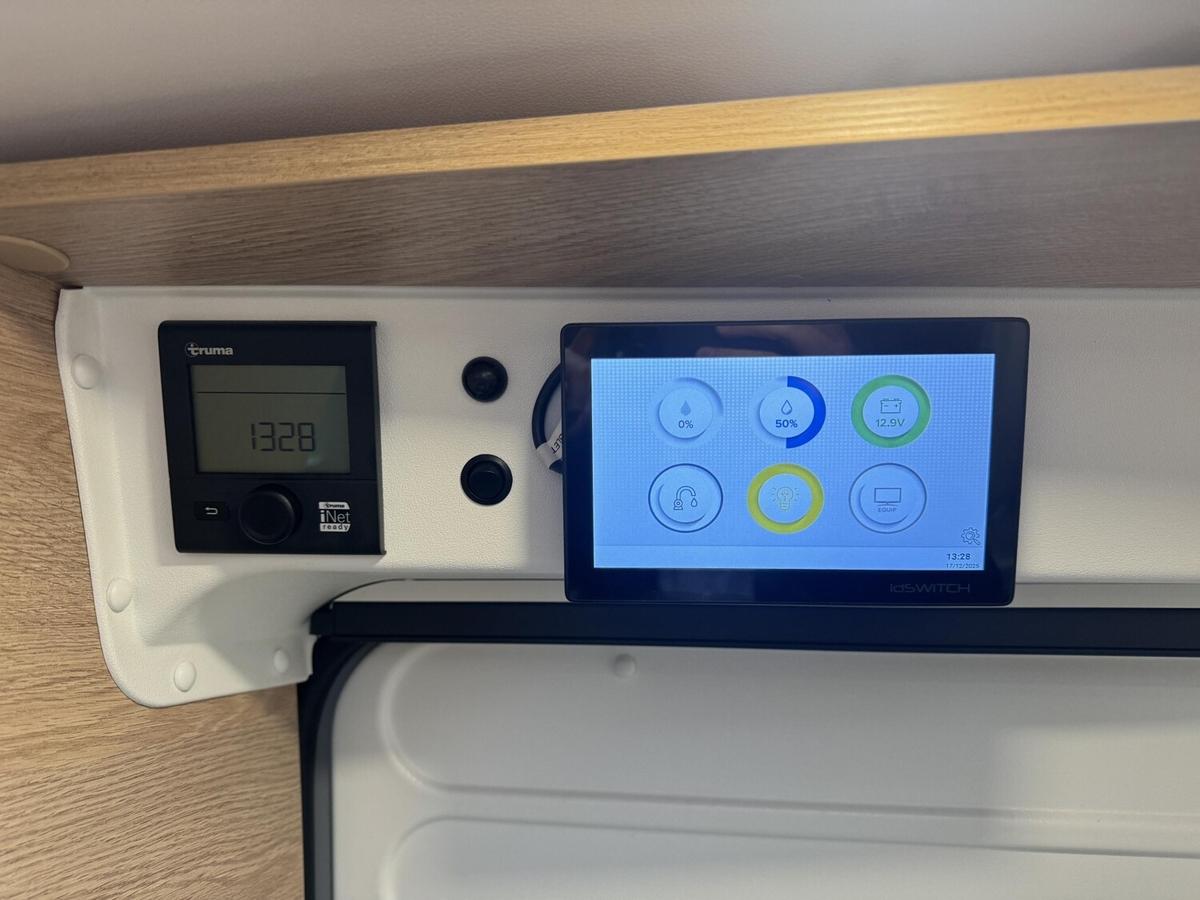 Mooveo Van 60 EB Solar+Sat TV+AHK+Leder+Markise