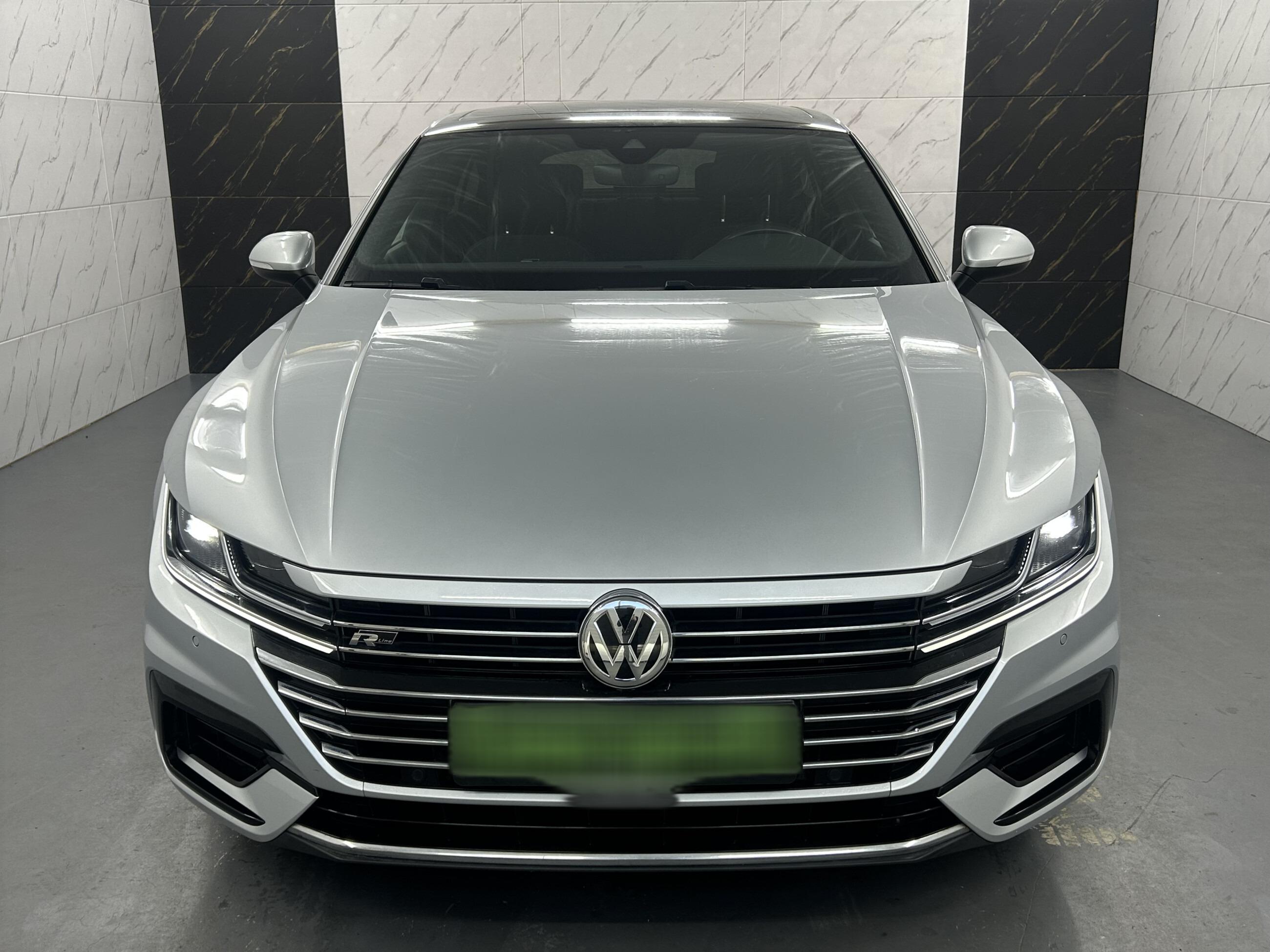 Volkswagen Arteon R-Line+DSG+ACC+AHK+Pano+LED+Kamara+Navi