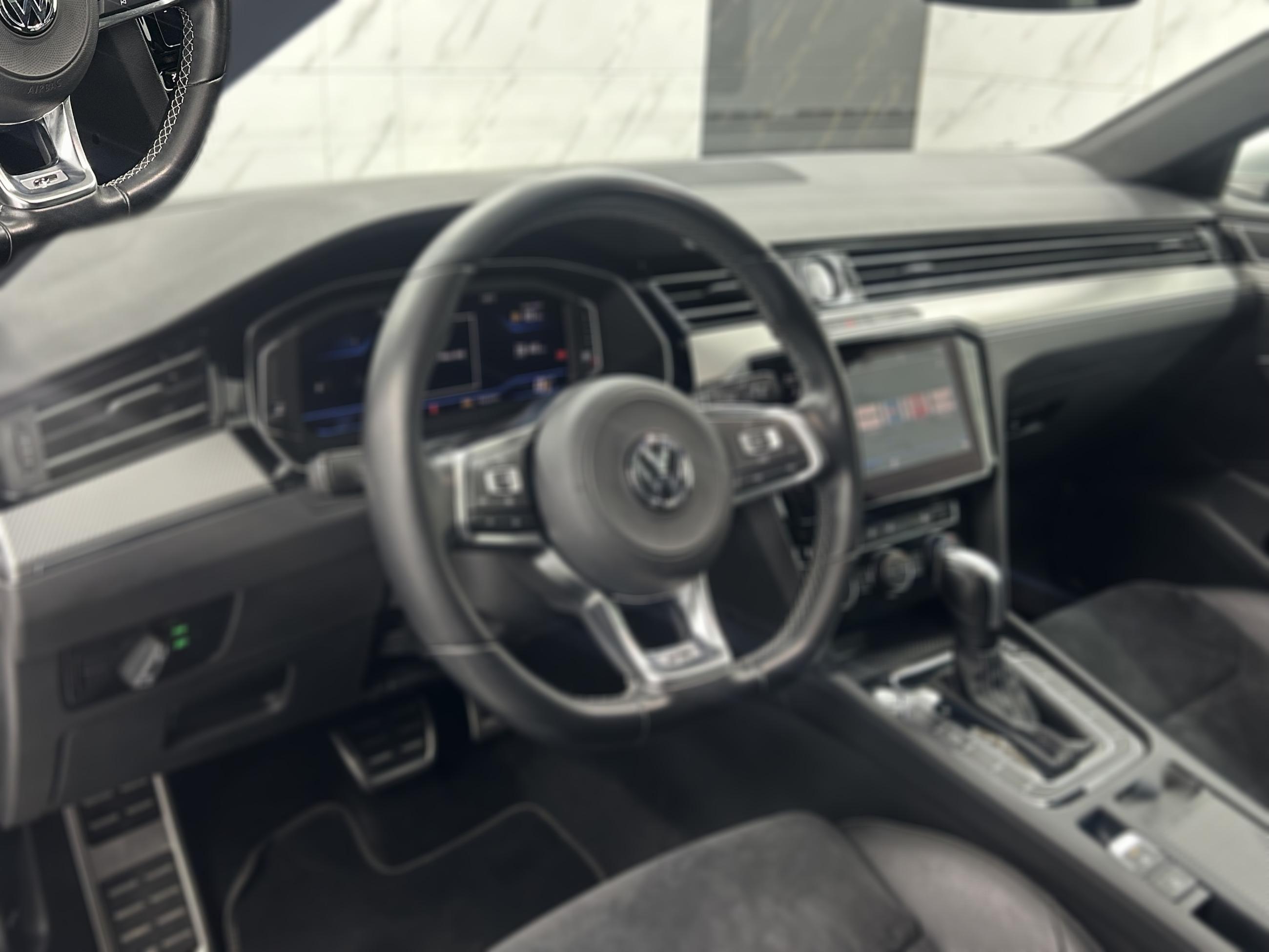 Volkswagen Arteon R-Line+DSG+ACC+AHK+Pano+LED+Kamara+Navi