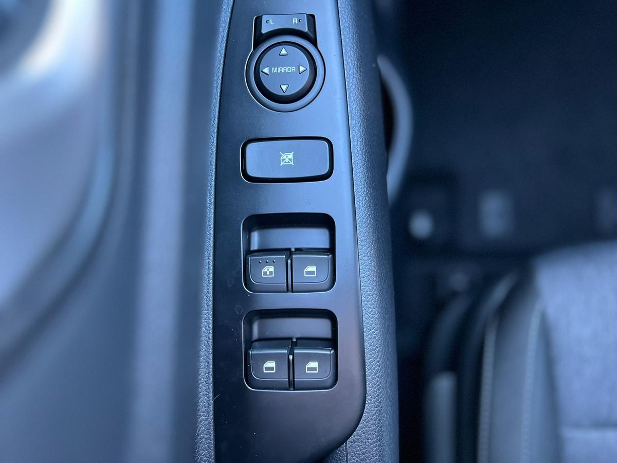 Kia Stonic 1.0 T-GDI - Navi - Lenkrad+Sitzhzg - R.Kam - PDC v+h