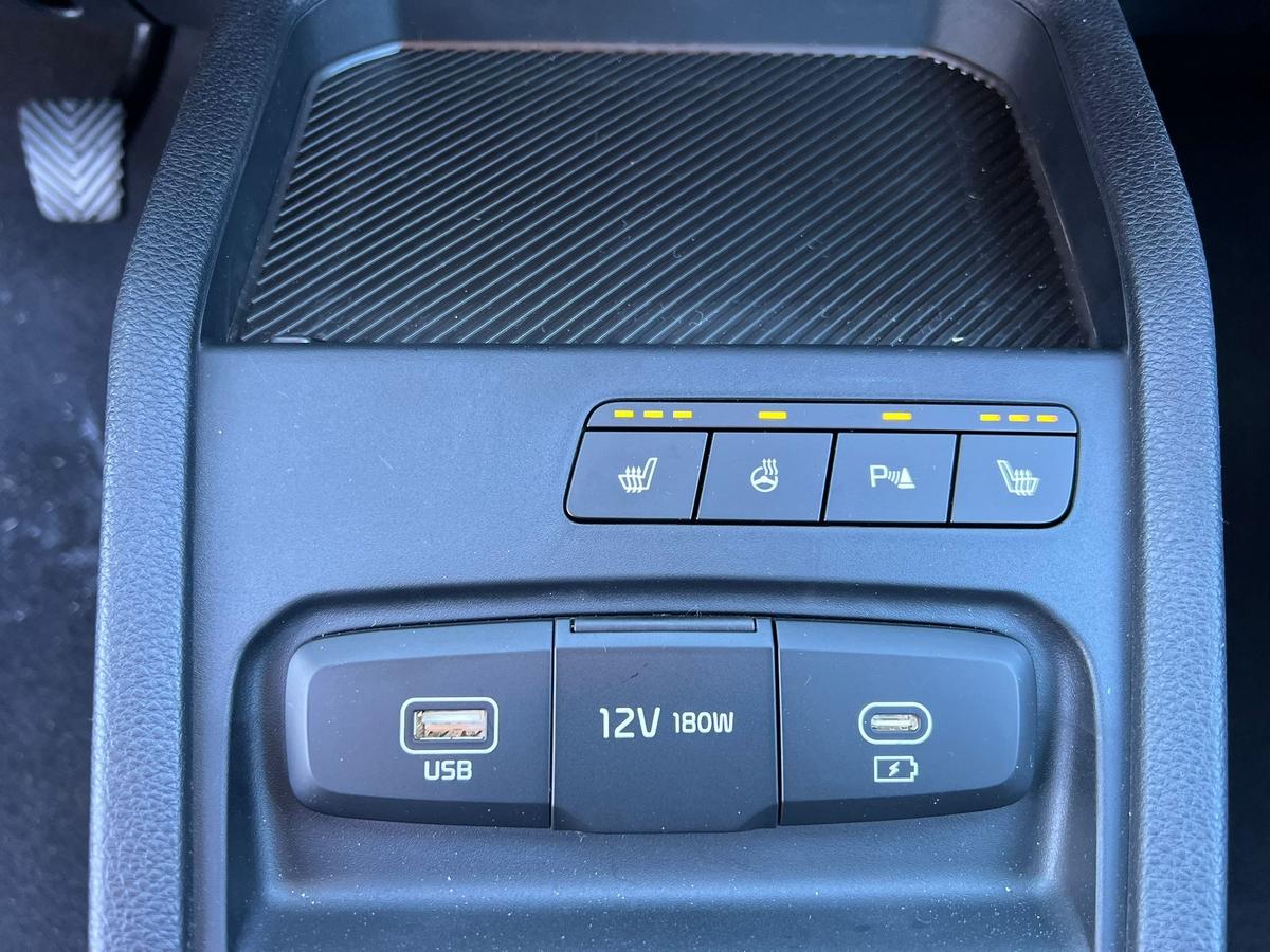 Kia Stonic 1.0 T-GDI - Navi - Lenkrad+Sitzhzg - R.Kam - PDC v+h