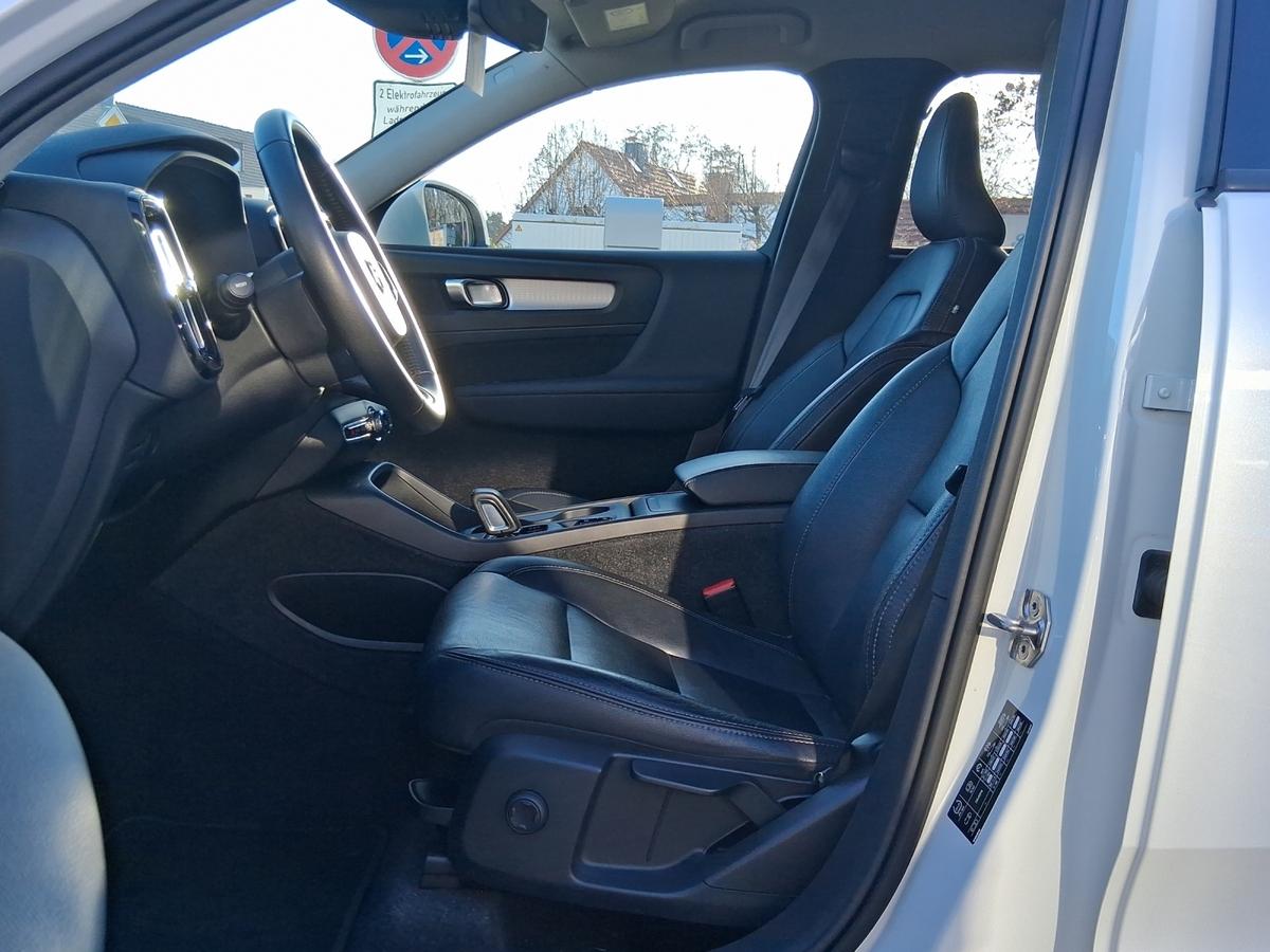 Volvo XC40 B4 *STANDHEIZUNG*AHZV*TOT-WINKEL-ASSIST*ACC*RÜCKF.-CAM