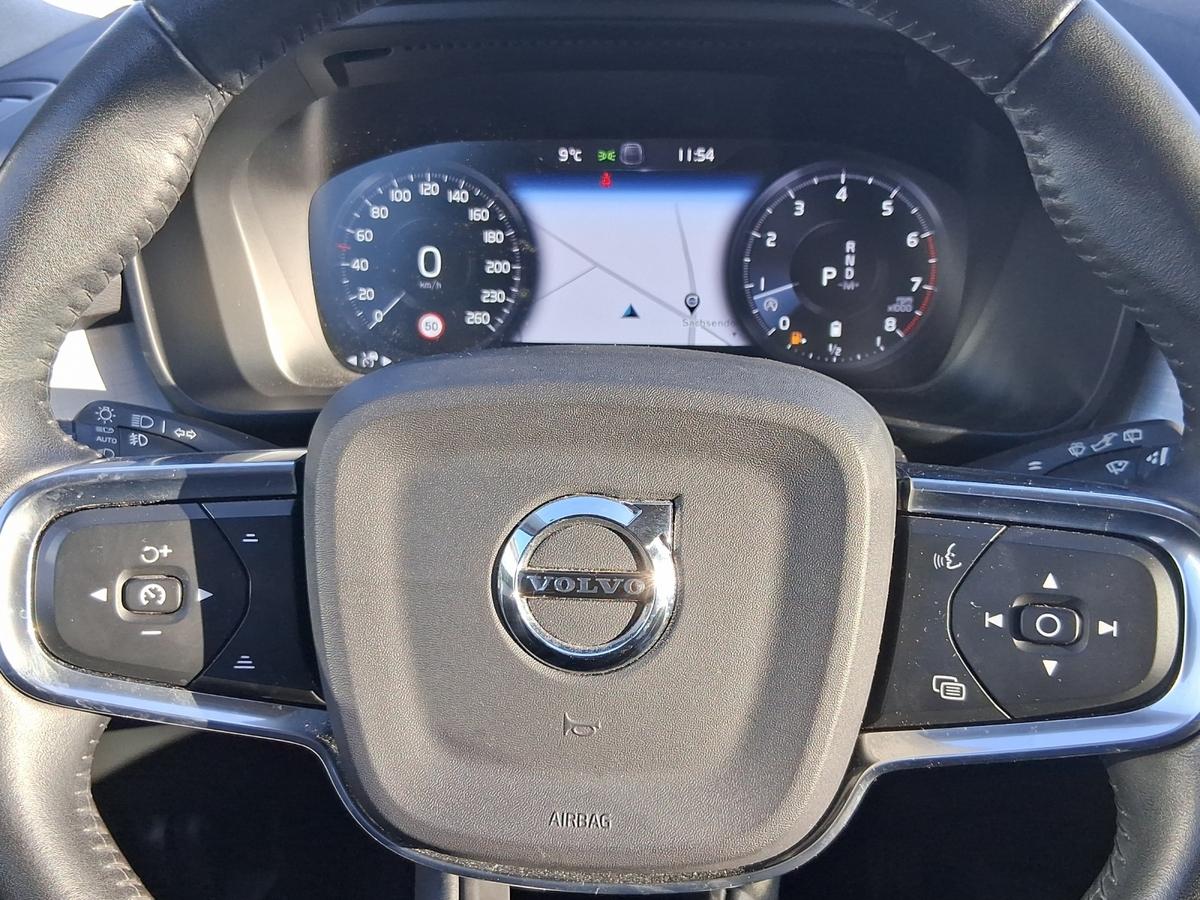 Volvo XC40 B4 *STANDHEIZUNG*AHZV*TOT-WINKEL-ASSIST*ACC*RÜCKF.-CAM