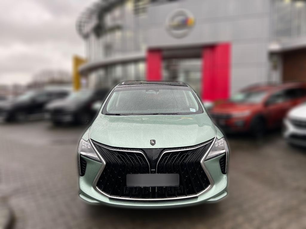 DFSK Forthing 5 DFM Forthing 4