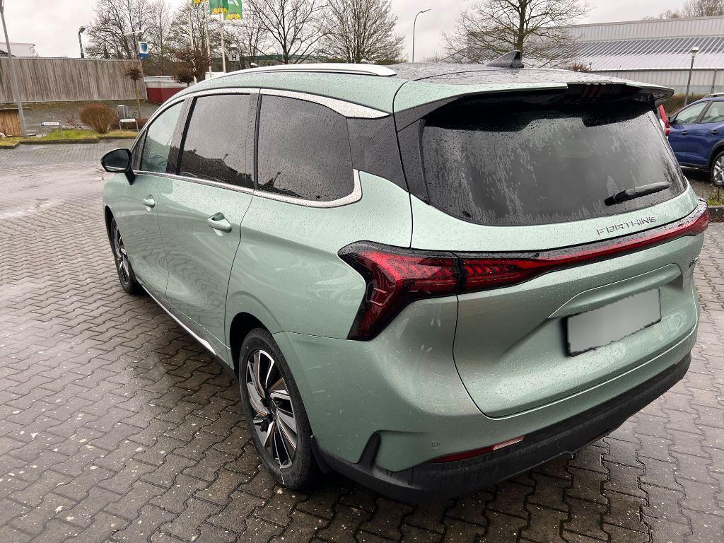 DFSK Forthing 5 DFM Forthing 4