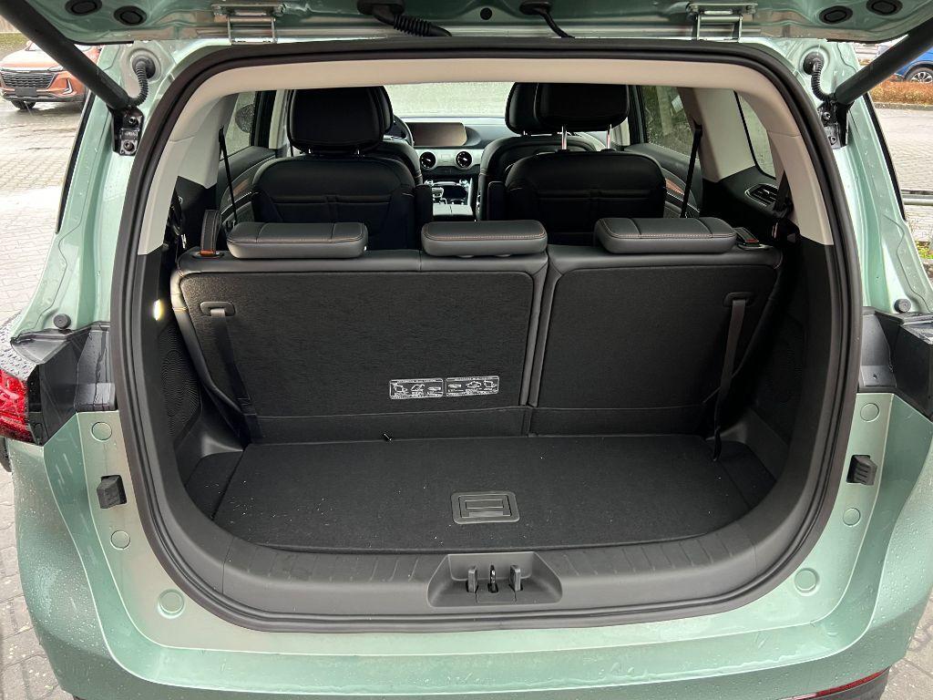 DFSK Forthing 5 DFM Forthing 4