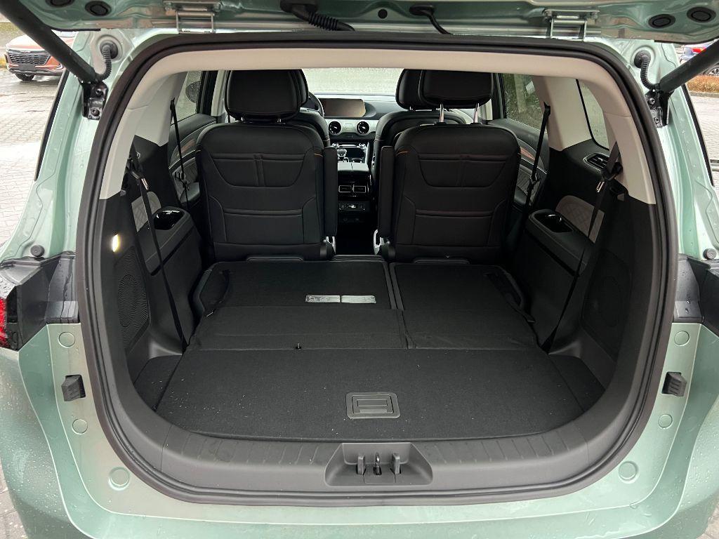 DFSK Forthing 5 DFM Forthing 4