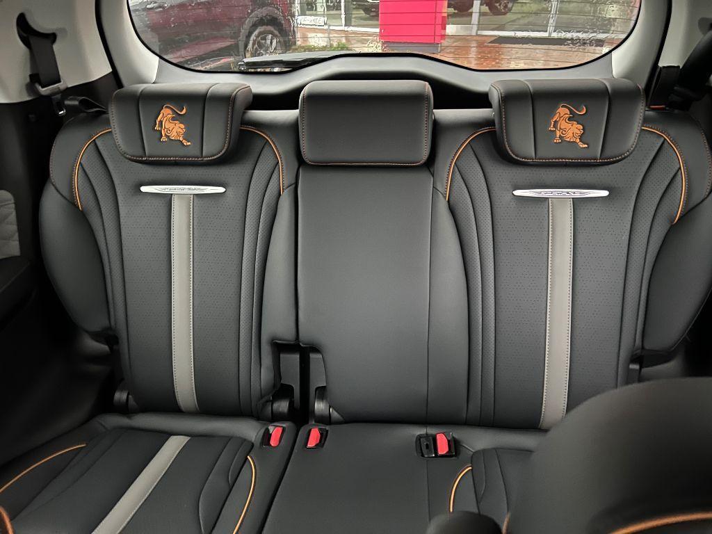 DFSK Forthing 5 DFM Forthing 4