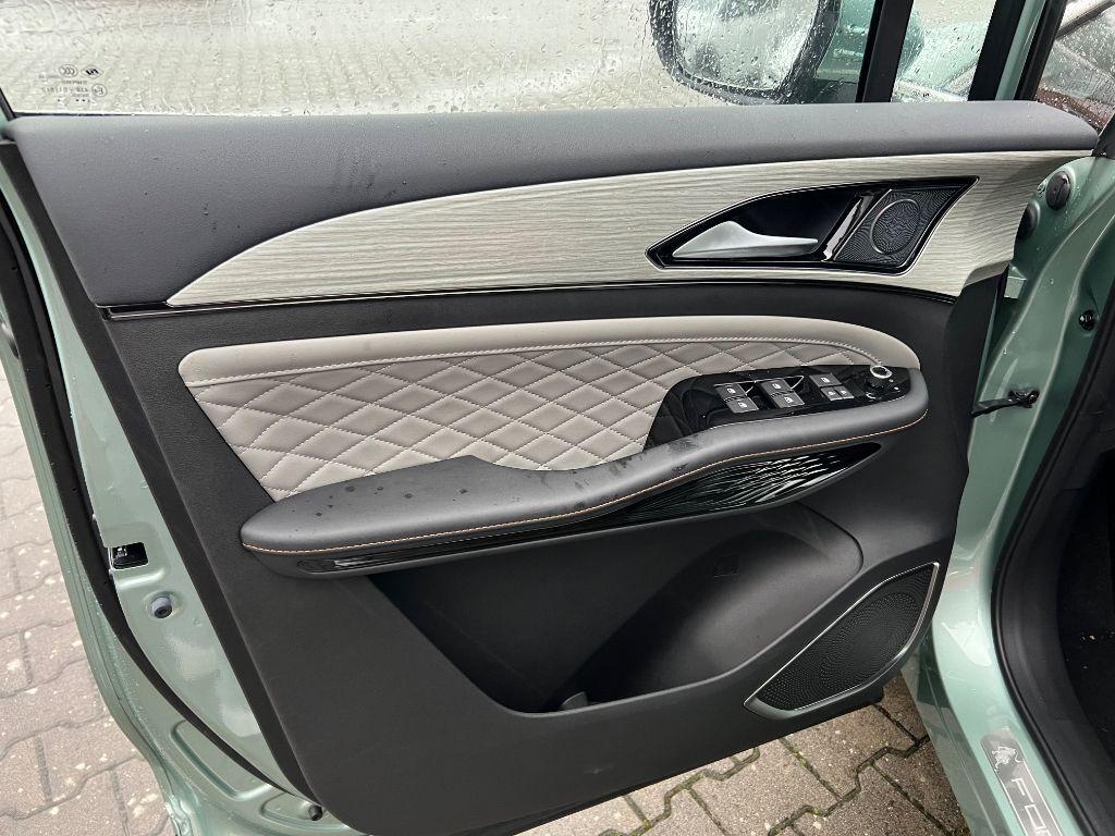 DFSK Forthing 5 DFM Forthing 4