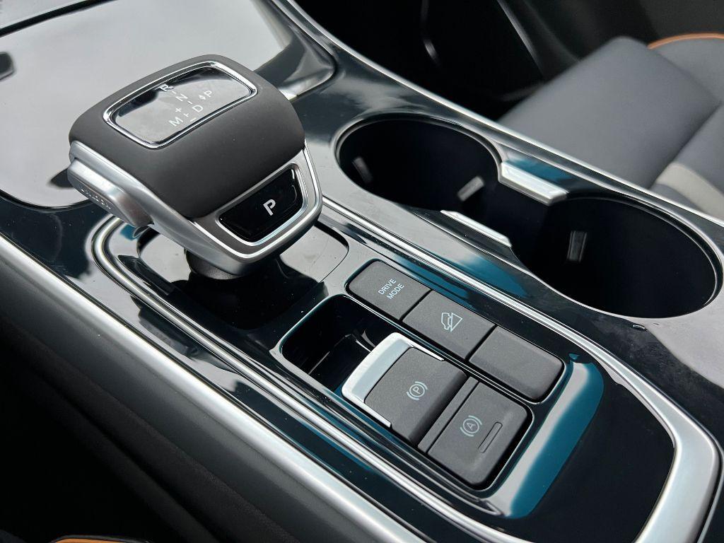 DFSK Forthing 5 DFM Forthing 4