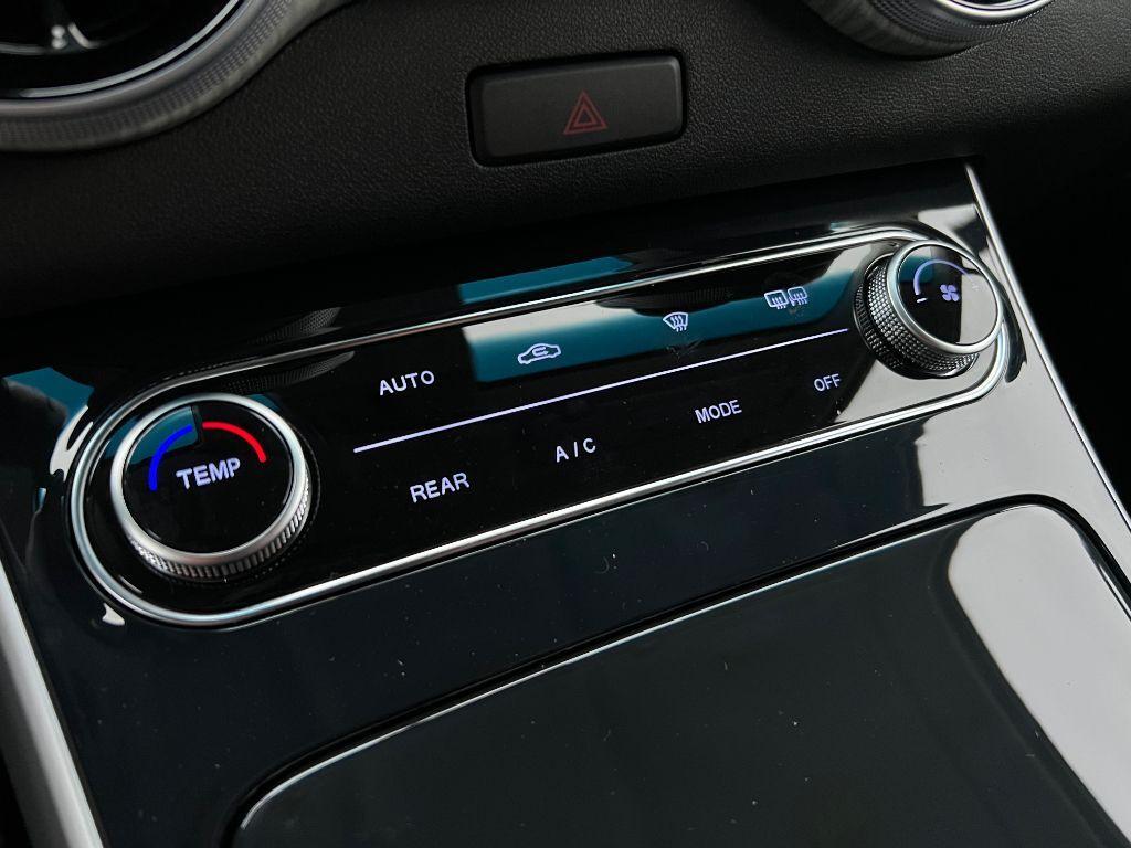 DFSK Forthing 5 DFM Forthing 4