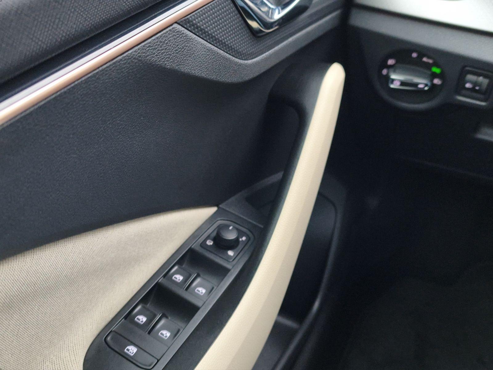 Skoda Scala Style/ACC/Einparkh. v+h/Ambientebel./SHZ