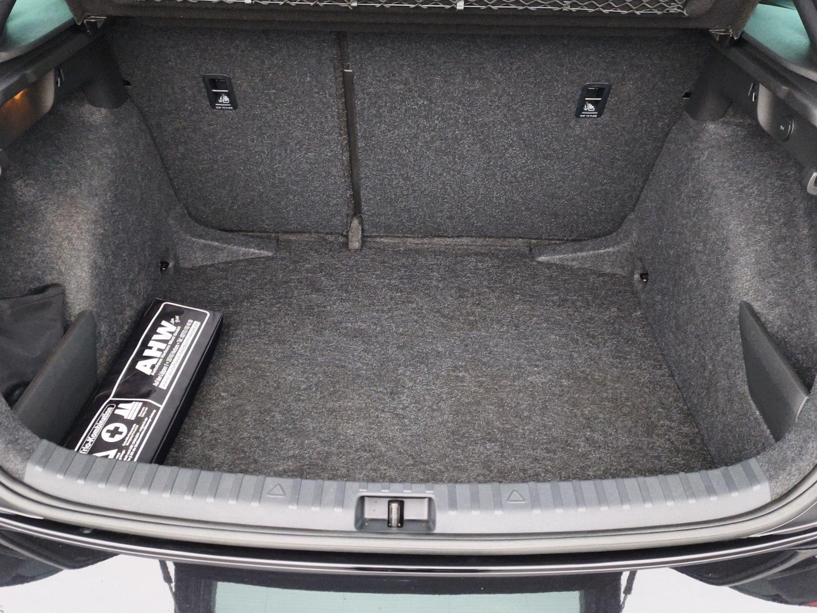 Skoda Scala Style/ACC/Einparkh. v+h/Ambientebel./SHZ