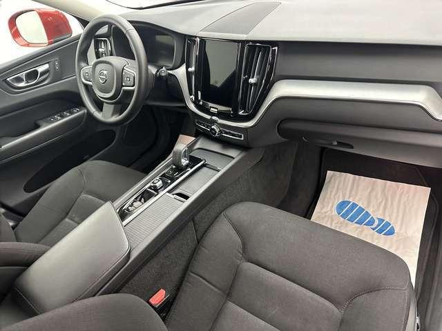Volvo XC60 Momentum Pro 2WD 