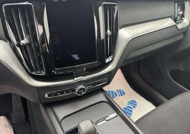 Volvo XC60 Momentum Pro 2WD 