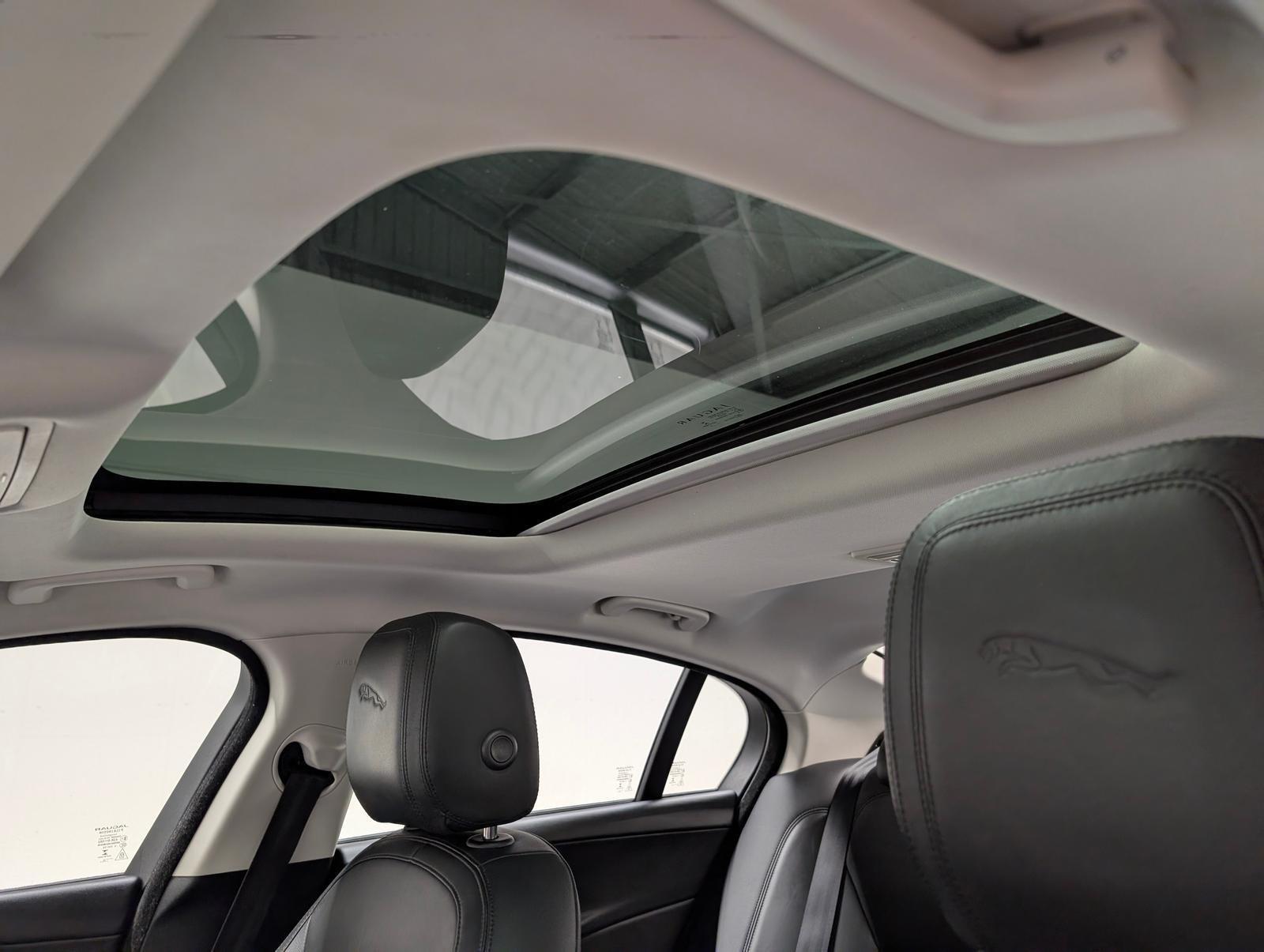 Jaguar XE R-Sport 360°/Pano/Standhzng/Meridian/Leder