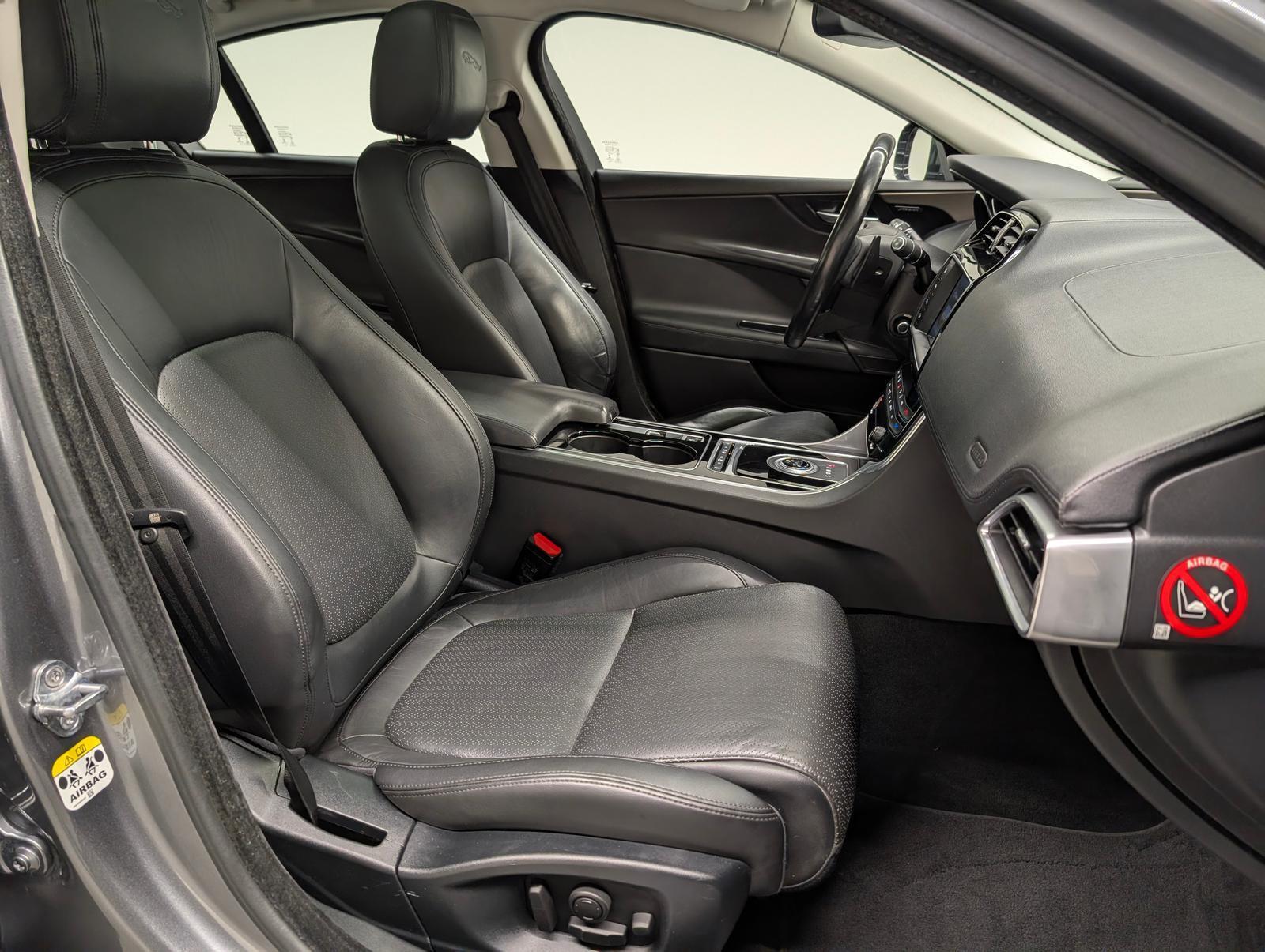 Jaguar XE R-Sport 360°/Pano/Standhzng/Meridian/Leder