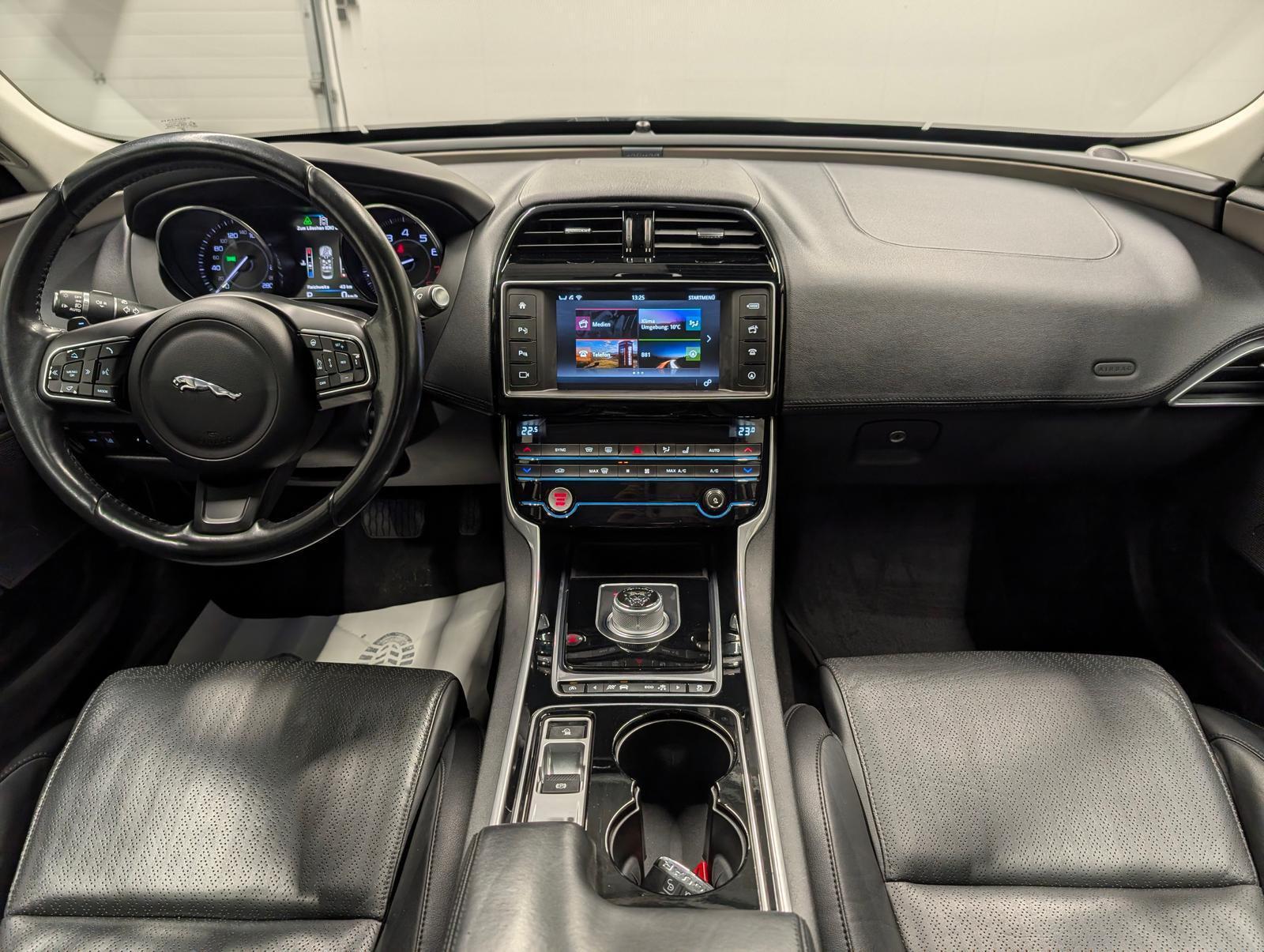 Jaguar XE R-Sport 360°/Pano/Standhzng/Meridian/Leder