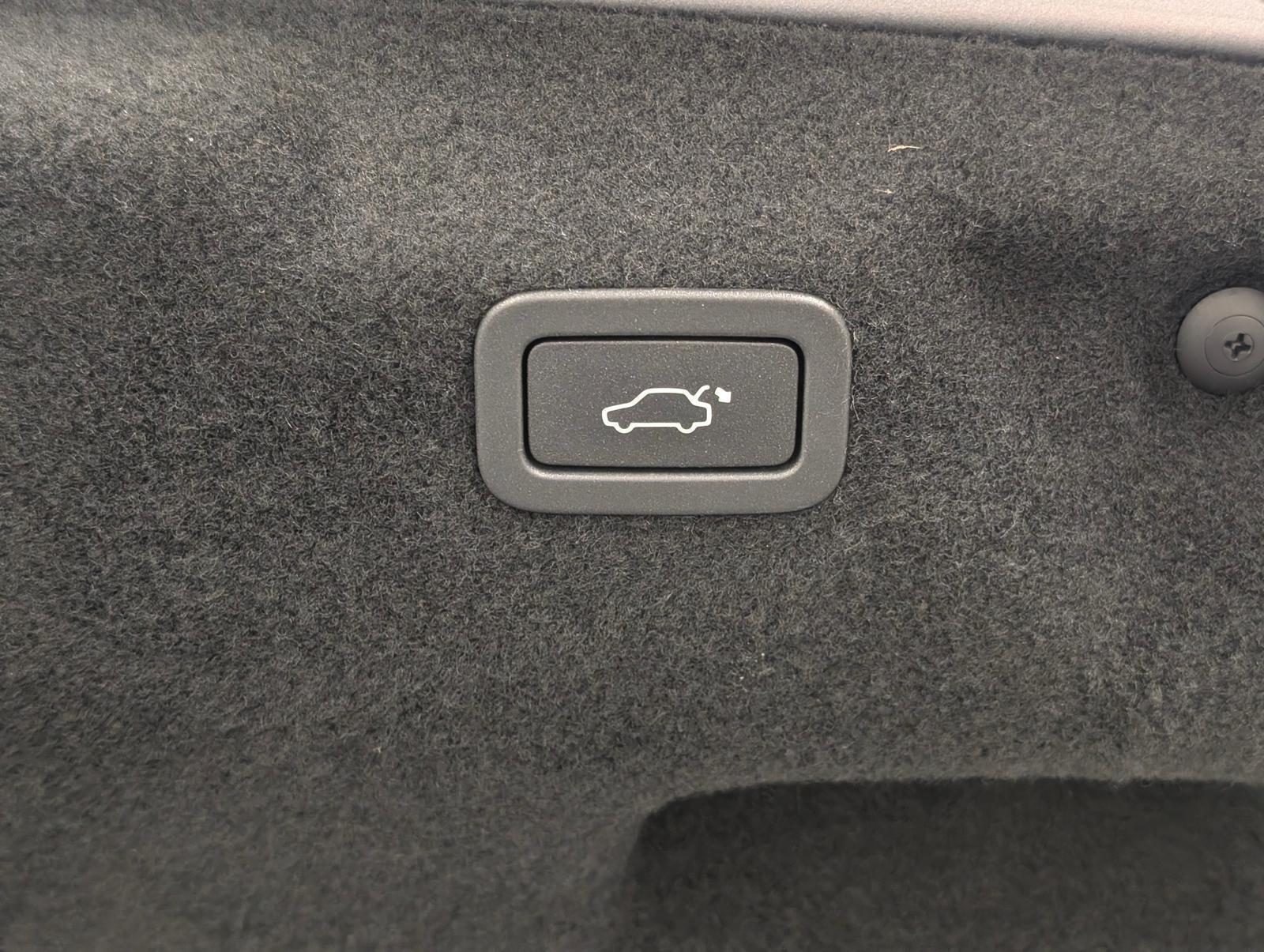 Jaguar XE R-Sport 360°/Pano/Standhzng/Meridian/Leder