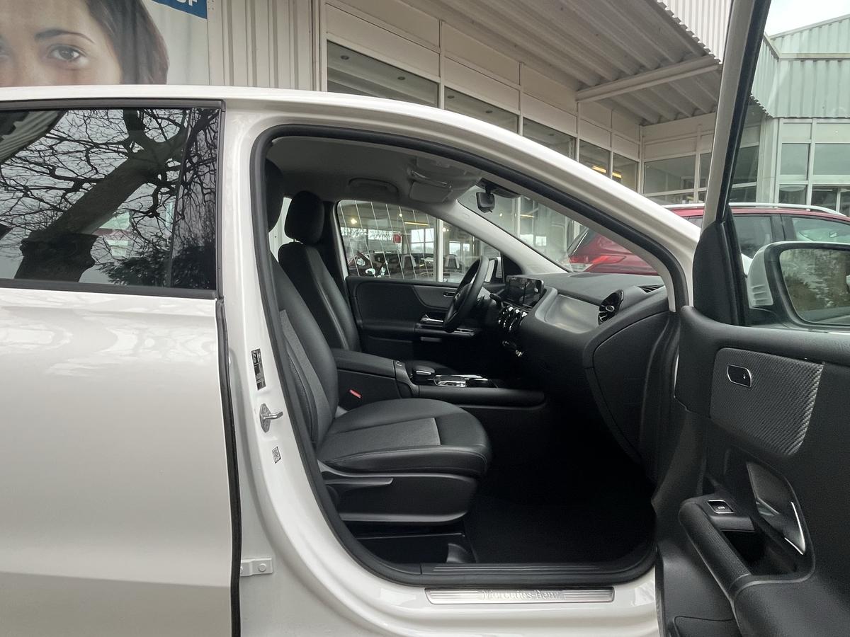 Mercedes-Benz B 180 AUTOMATIK*AHK Original*NAVI*PARK ASS*KLIMAAUT*