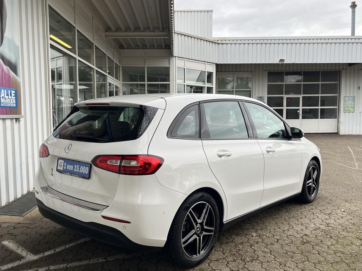 Mercedes-Benz B 180 AUTOMATIK*AHK Original*NAVI*PARK ASS*KLIMAAUT*