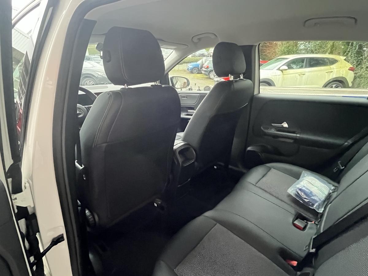 Mercedes-Benz B 180 AUTOMATIK*AHK Original*NAVI*PARK ASS*KLIMAAUT*