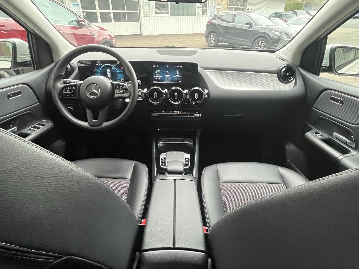 Mercedes-Benz B 180 AUTOMATIK*AHK Original*NAVI*PARK ASS*KLIMAAUT*