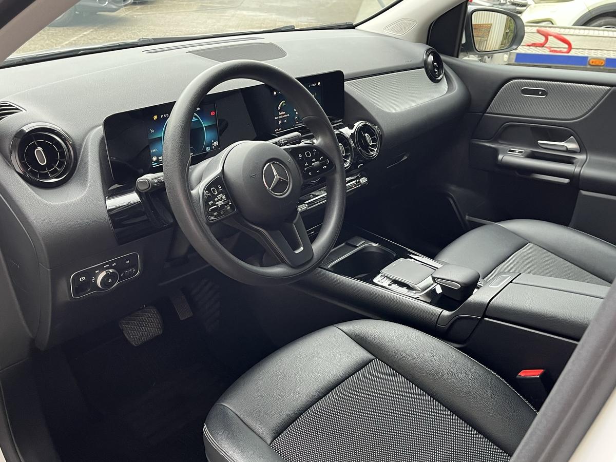Mercedes-Benz B 180 AUTOMATIK*AHK Original*NAVI*PARK ASS*KLIMAAUT*