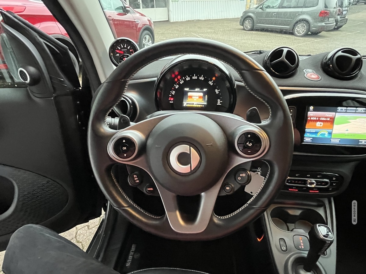 Smart ForTwo BRABUS DCT6G 109PS 18 TKM DCT PANO JBL NAVI SHZ PDC 
