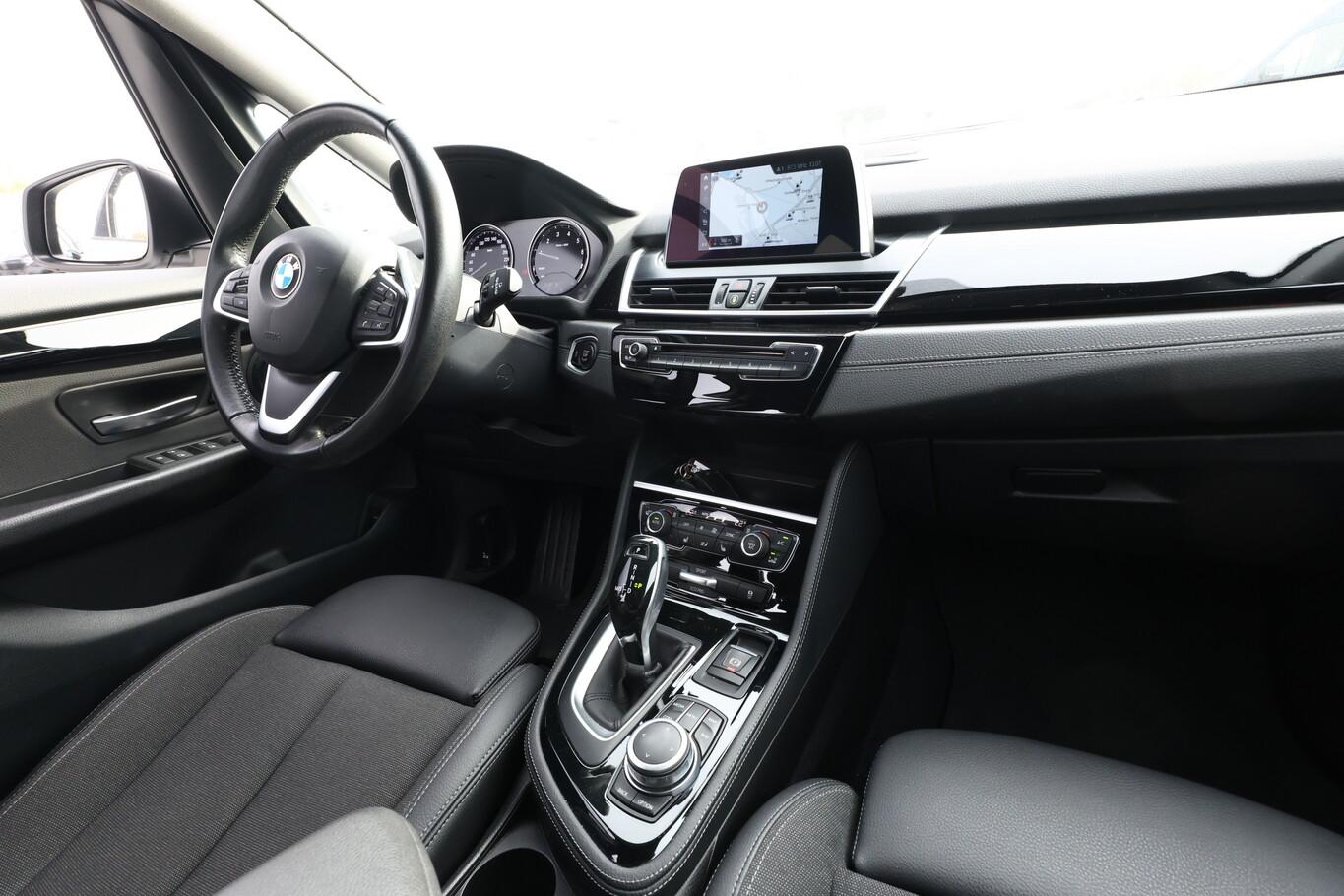 BMW 218 i Active Tourer Steptronic Sport Line Nav AHK