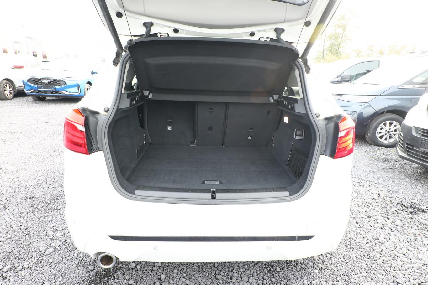 BMW 218 i Active Tourer Steptronic Sport Line Nav AHK