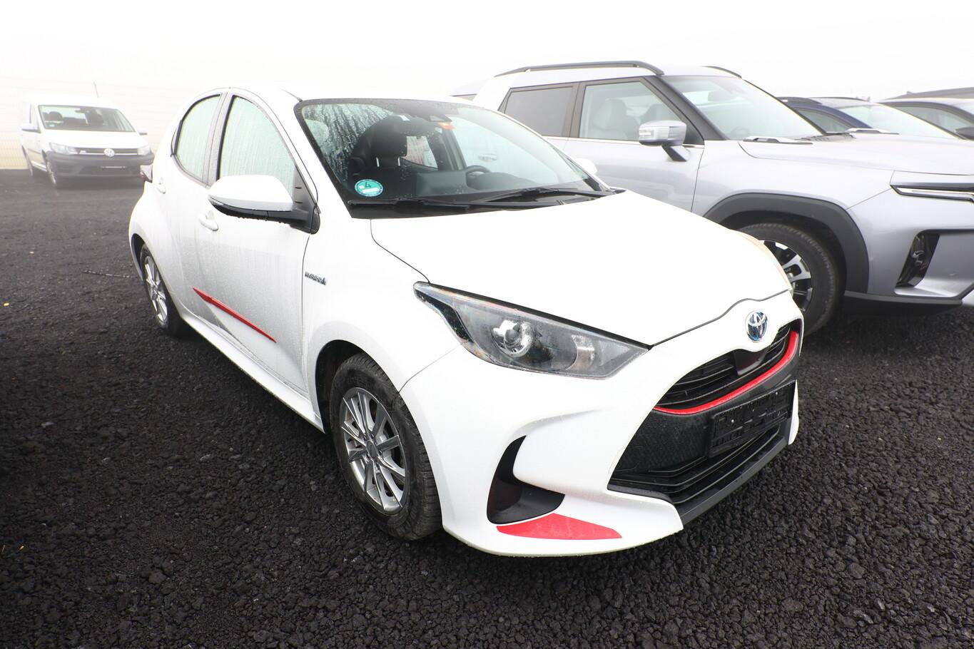Toyota Yaris 1.5 Hybrid 116 CVT Business Ed. Nav Kam