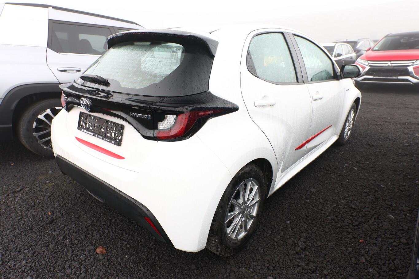 Toyota Yaris 1.5 Hybrid 116 CVT Business Ed. Nav Kam