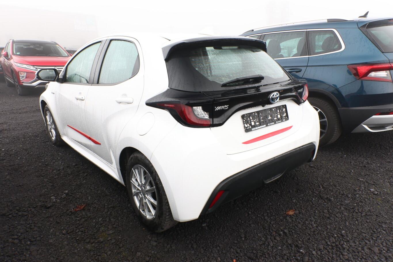 Toyota Yaris 1.5 Hybrid 116 CVT Business Ed. Nav Kam