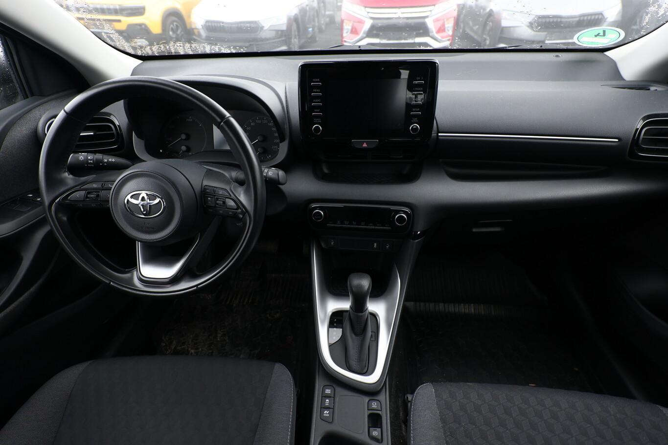 Toyota Yaris 1.5 Hybrid 116 CVT Business Ed. Nav Kam