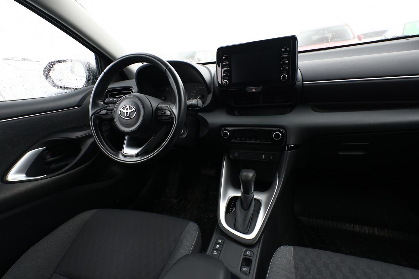 Toyota Yaris 1.5 Hybrid 116 CVT Business Ed. Nav Kam