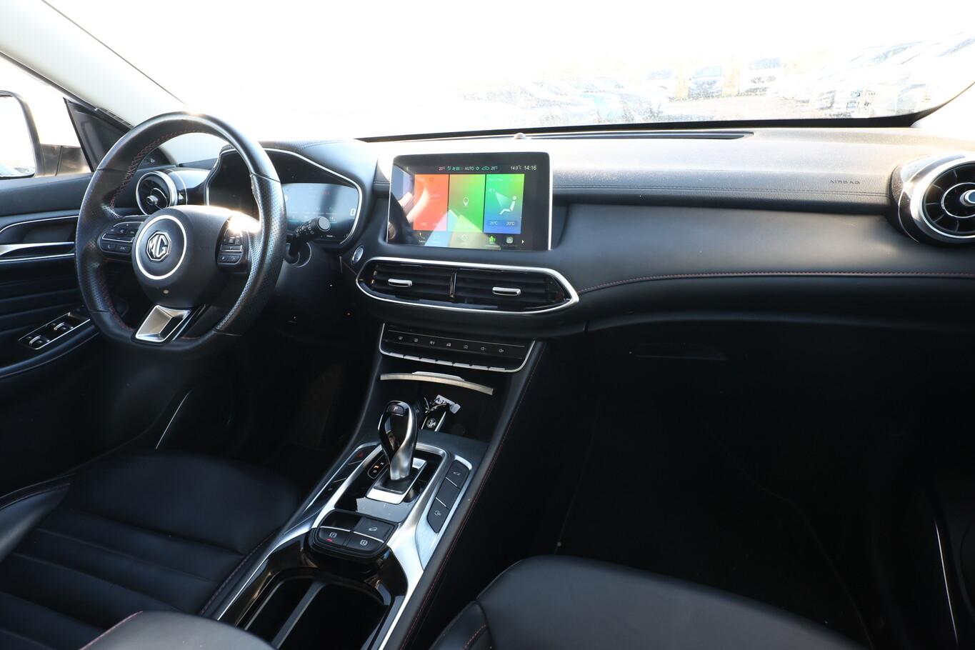 MG EHS PHEV Luxury Pano Nav PDC ACC LM18Z LaneAs