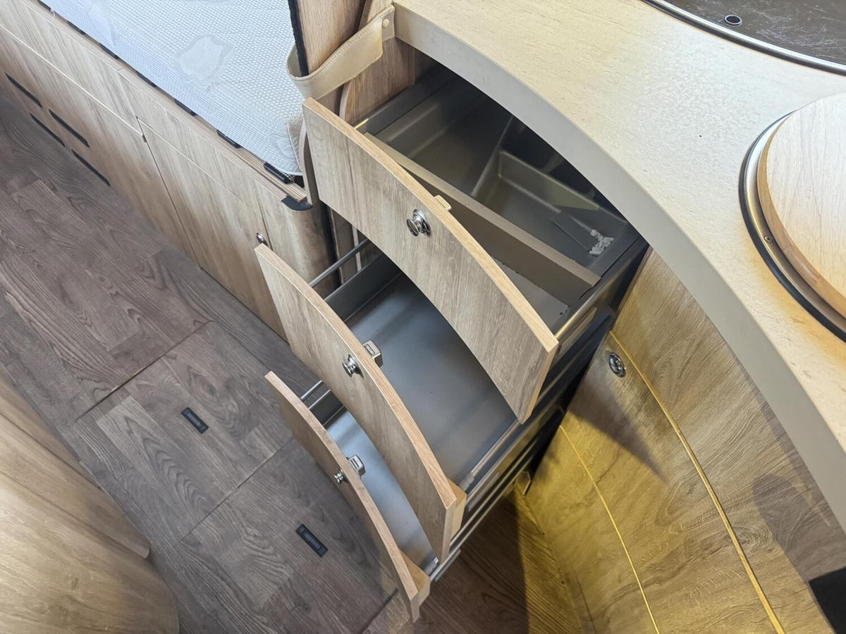 Eura Mobil Profila RS 730 EB Solar+Wechselr+Alde+Fussbodenheizung