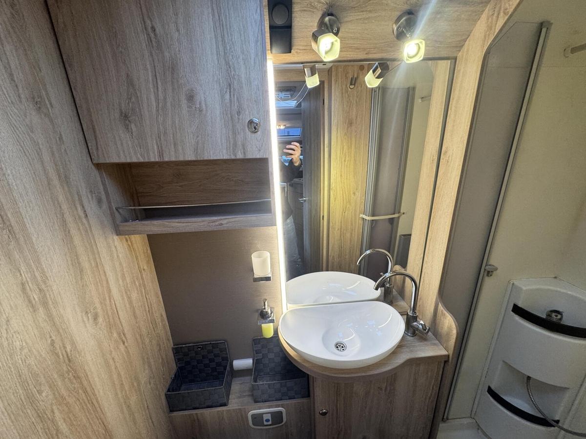 Eura Mobil Profila RS 730 EB Solar+Wechselr+Alde+Fussbodenheizung