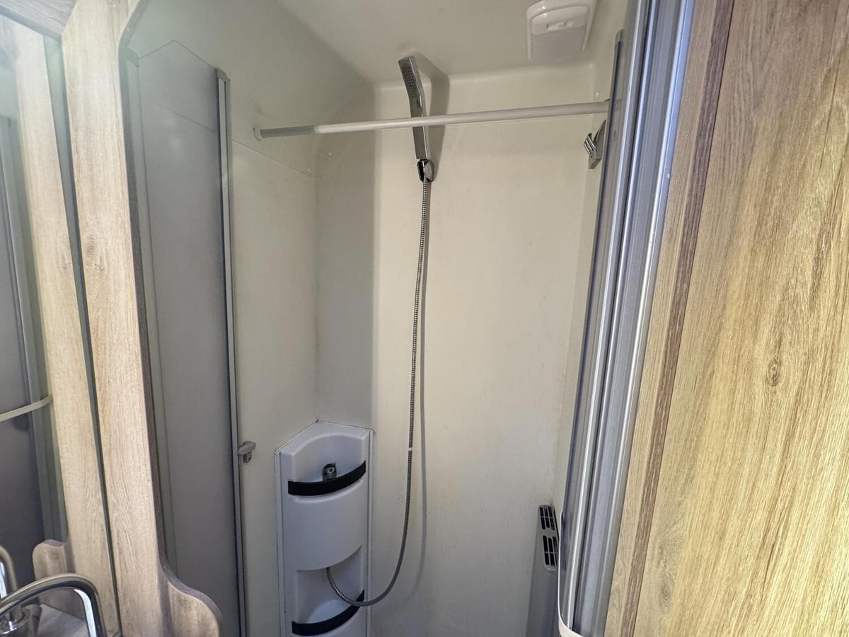 Eura Mobil Profila RS 730 EB Solar+Wechselr+Alde+Fussbodenheizung